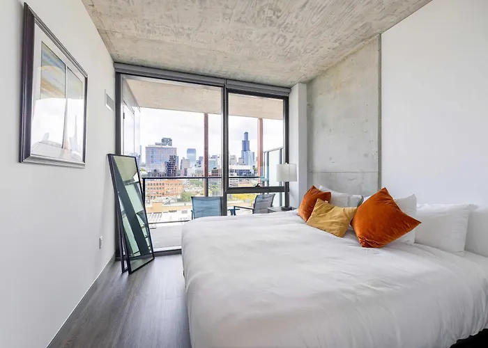 Sophisticated 3br - New Modern And Luxurious