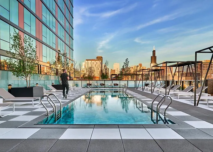 Sophisticated 3br - New Modern And Luxurious