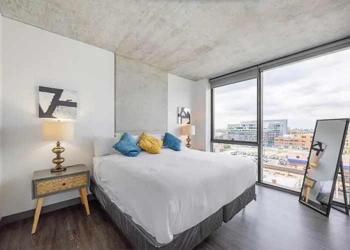 Sophisticated 3br - New Modern And Luxurious *