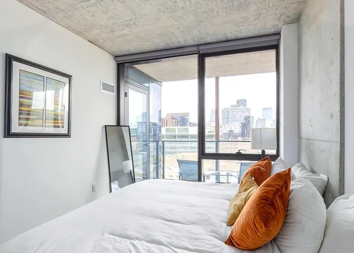 Sophisticated 3br - New Modern And Luxurious *