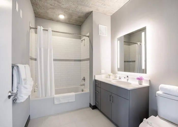Sophisticated 3br - New Modern And Luxurious *